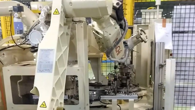 ロボットによる自動車部品の自動組立