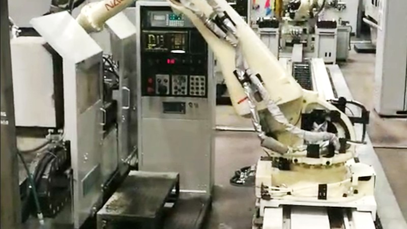 走行ロボットによる歯車加工のローディング